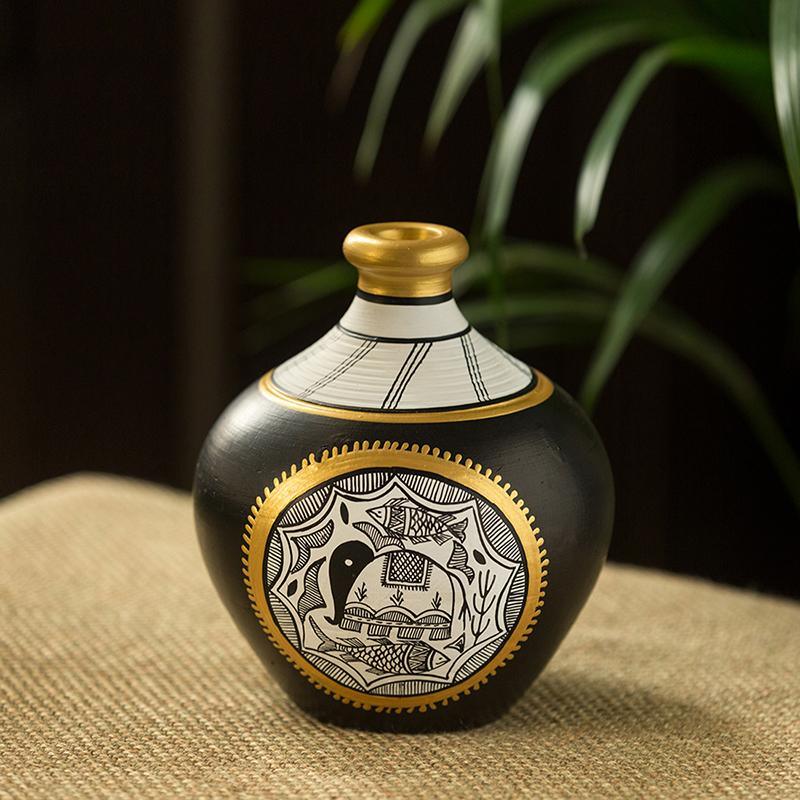 Black Madhubani Hand-Painted Vase In Terracotta - Green Ninja